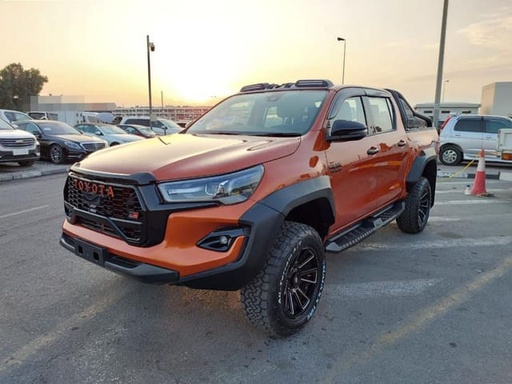 2023 TOYOTA Hilux
