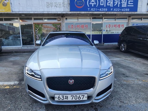 2017 JAGUAR XF, 