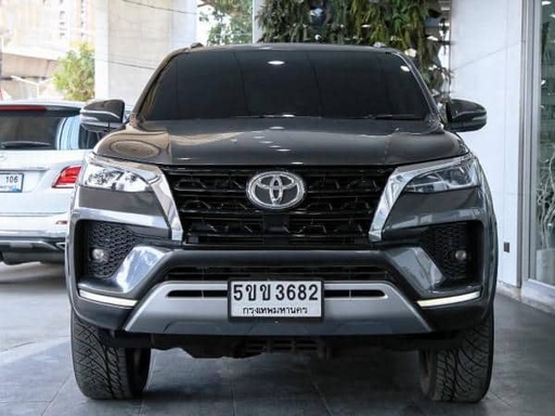 2020 TOYOTA Fortuner