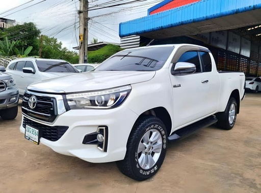 2017 TOYOTA Hilux