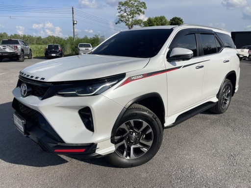 2023 TOYOTA Fortuner