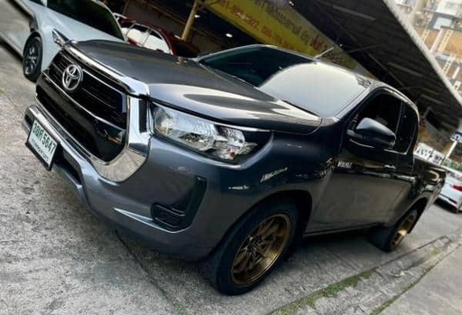 2023 TOYOTA Hilux