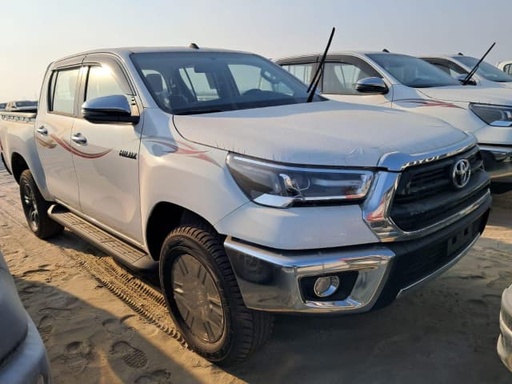 2025 TOYOTA Hilux