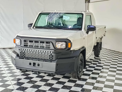 2025 TOYOTA Hilux