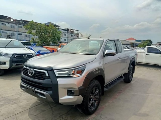 2025 TOYOTA Hilux