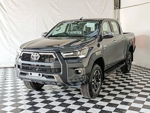 2025 TOYOTA Hilux