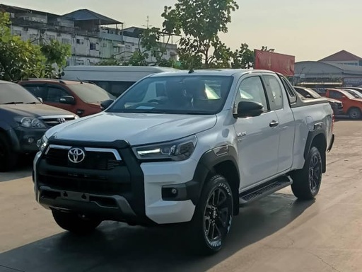 2025 TOYOTA Hilux