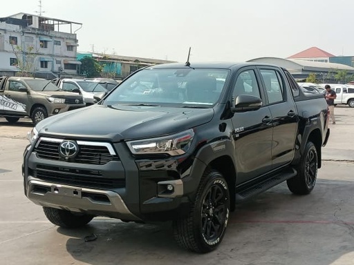 2025 TOYOTA Hilux