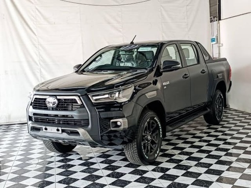 2025 TOYOTA Hilux