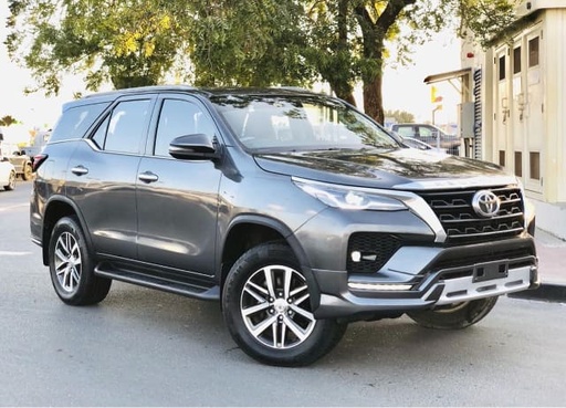 2017 TOYOTA Fortuner