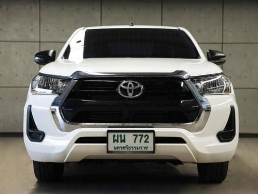 2024 TOYOTA Hilux