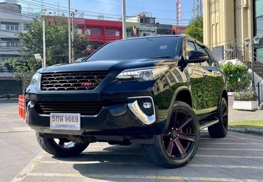 2018 TOYOTA Fortuner