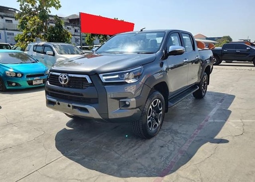 2025 TOYOTA Hilux