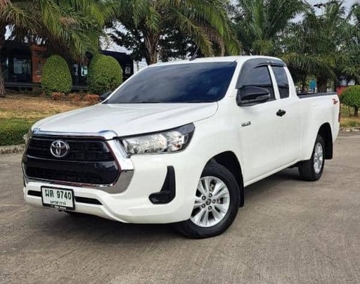 2024 TOYOTA Hilux