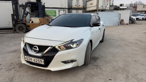2017 NISSAN Maxima