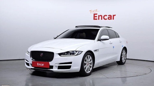 2019 JAGUAR XE