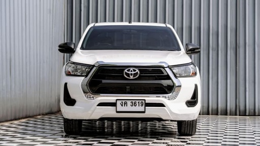 2023 TOYOTA Hilux